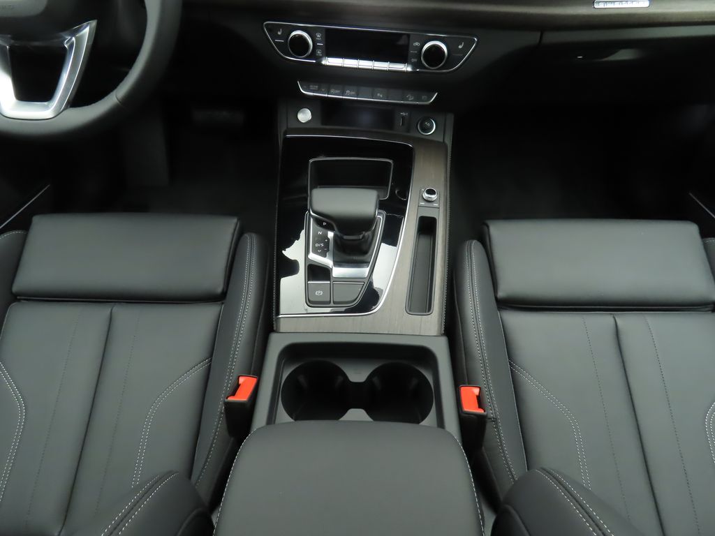 2025 Audi Q5  16