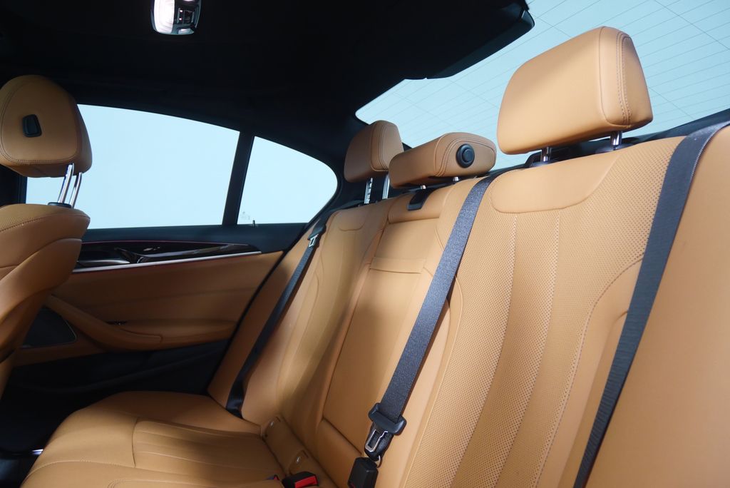 Thumbnail: 2023 BMW 5 Series - 15