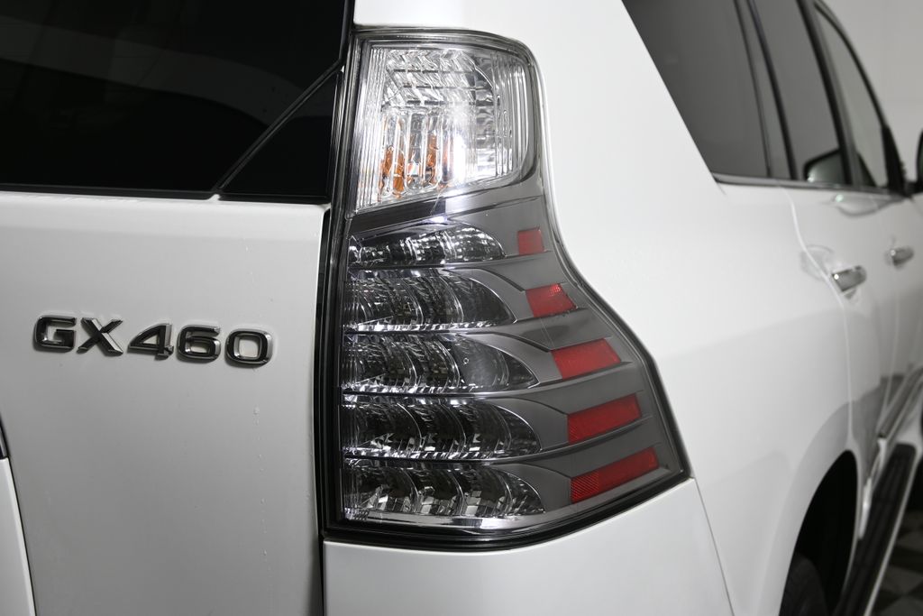 Thumbnail: 2016 Lexus GX - 13