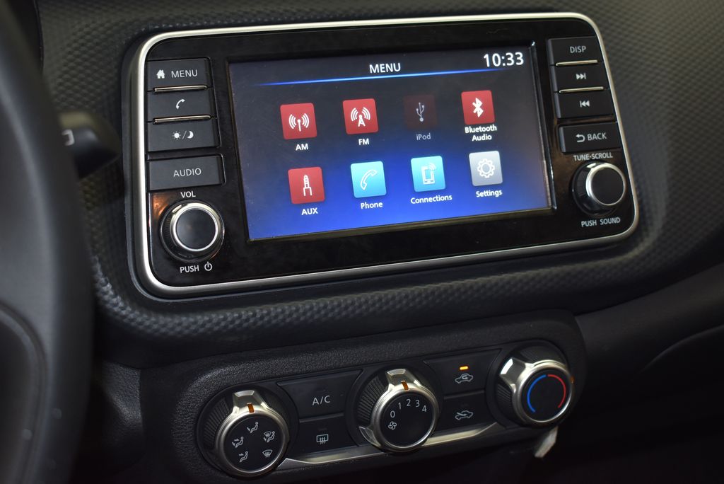 Thumbnail: 2021 Nissan Kicks - 17