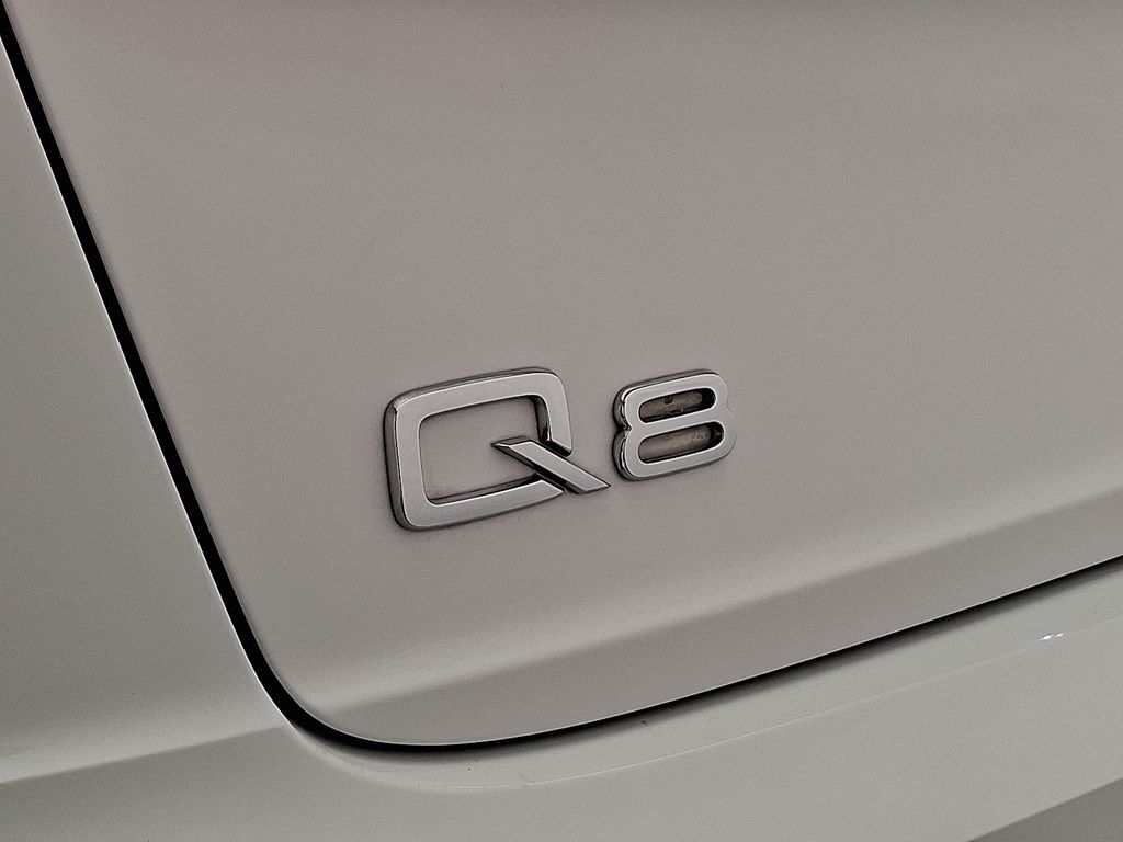Thumbnail: 2023 Audi Q8 - 30
