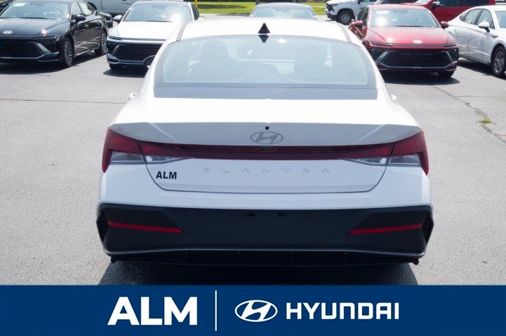 New 2026 White Hyundai SE image 7
