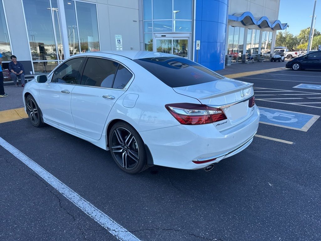 Thumbnail: 2017 Honda Accord - 3