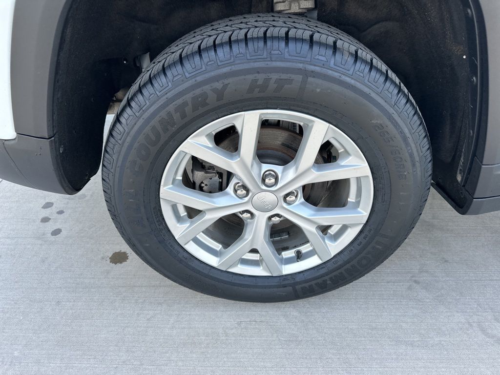 2023 Bright White Clearcoat Jeep Grand Cherokee Limited 4X4 SUV