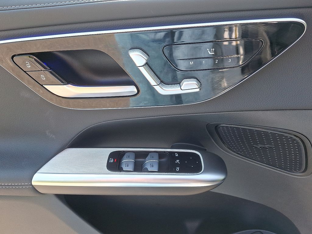 2024 Mercedes-Benz GLC 300 12