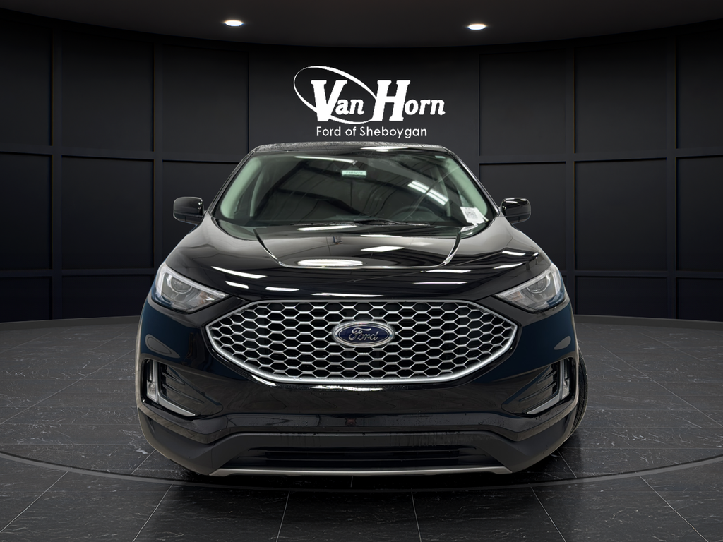 Used 2024 Agate Black Metallic Ford SEL image 2