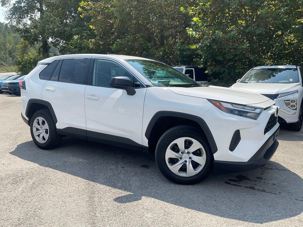 2025 Toyota RAV4 LE AWD   