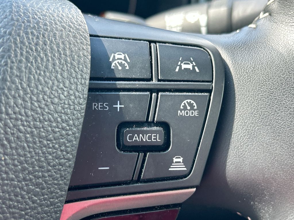 Thumbnail: 2025 Toyota Camry - 18
