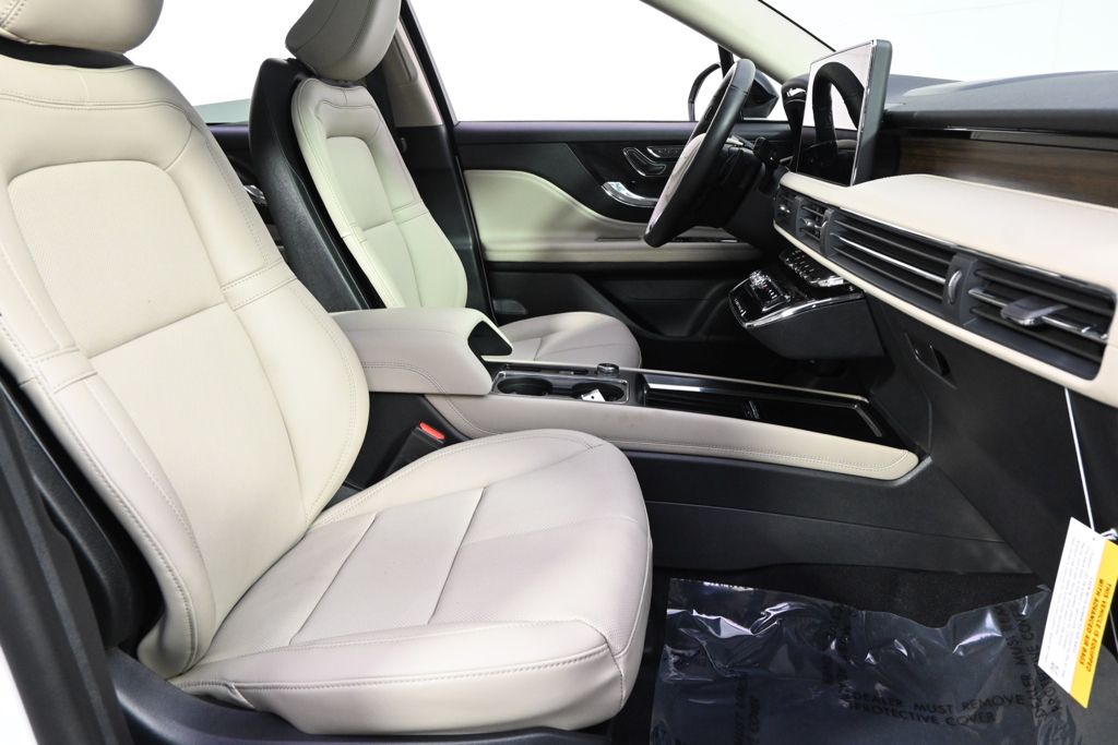 New 2026 White Lincoln Reserve image 16