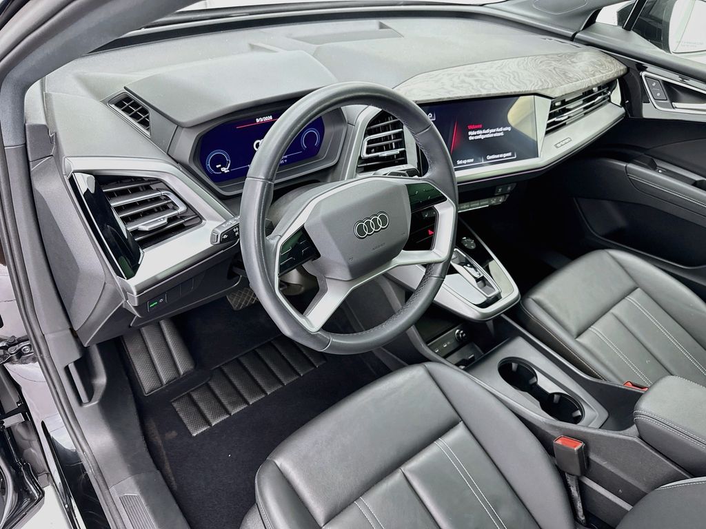 Thumbnail: 2024 Audi Q4 e-tron - 9