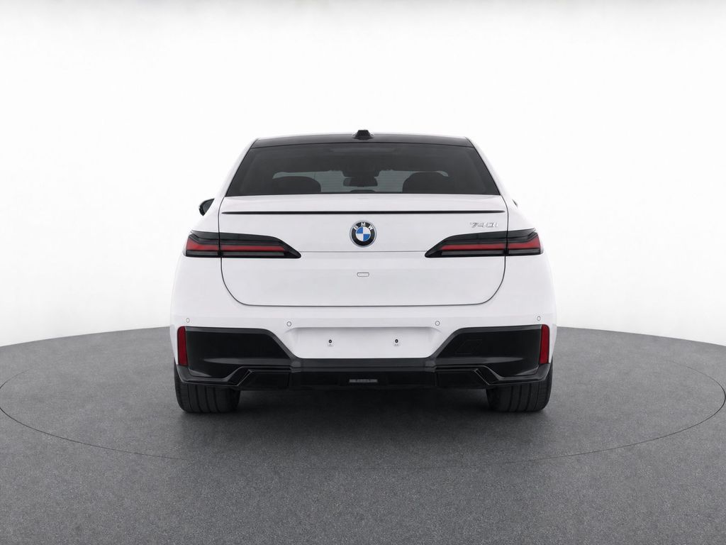 Thumbnail: 2023 BMW 7 Series - 4