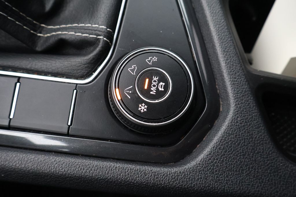 Thumbnail: 2022 Volkswagen Tiguan - 29