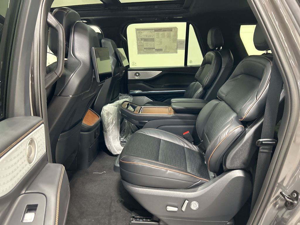 new 2026 Lincoln Navigator L car, priced at $128,975