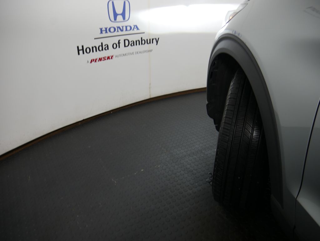 Thumbnail: 2025 Ford Explorer - 17