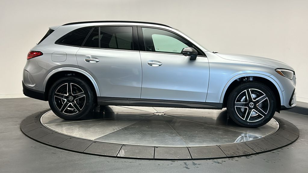 2025 Mercedes-Benz GLC 350 8