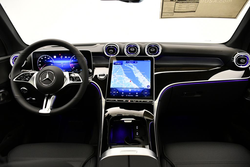 2025 Mercedes-Benz GLC 300 18