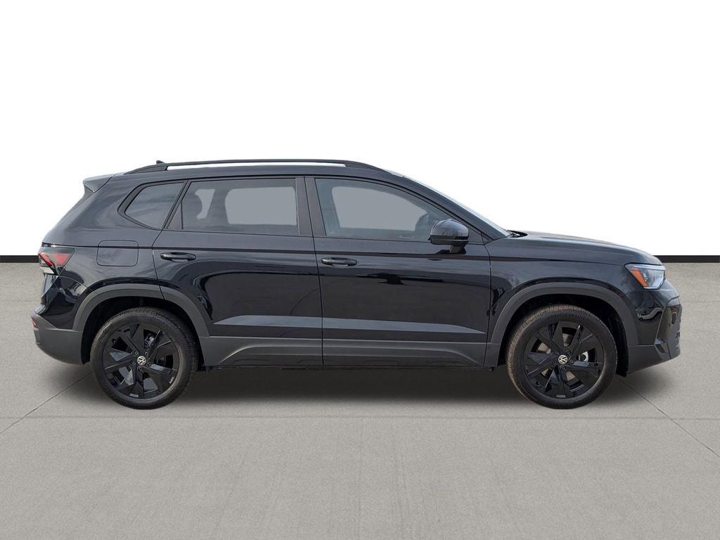 2026 Volkswagen Taos 1.5T SE Black - 3
