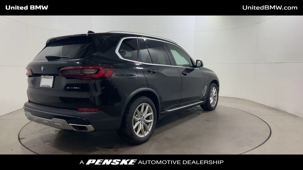 Thumbnail: 2021 BMW X5 - 8