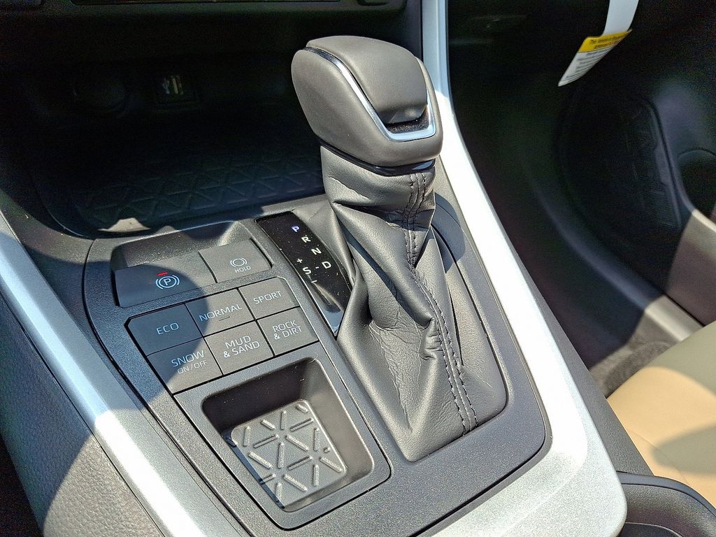 2025 Toyota RAV4 XLE Premium 11