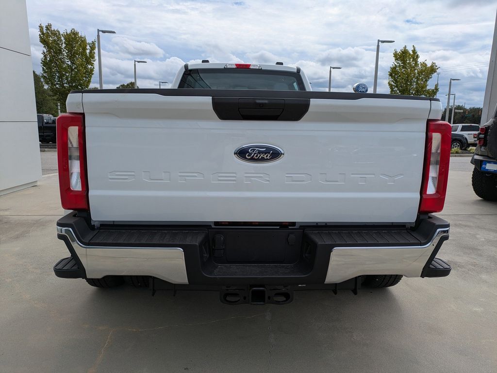 2026 Ford Super Duty F-350 DRW XL