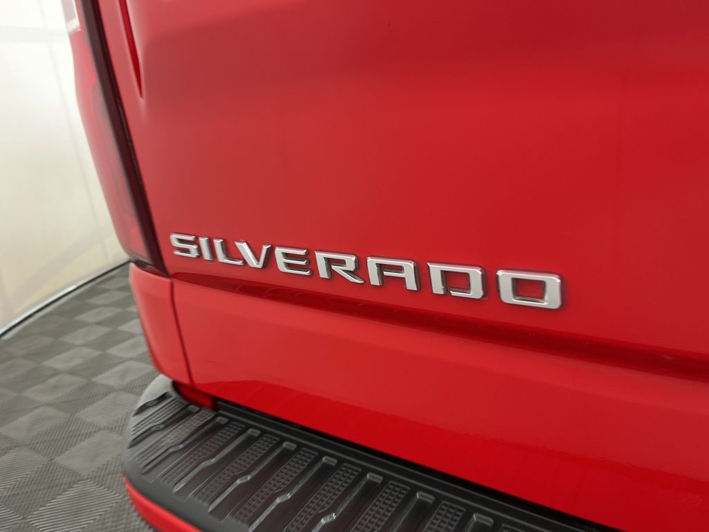 2019 Chevrolet Silverado 1500 RST 3