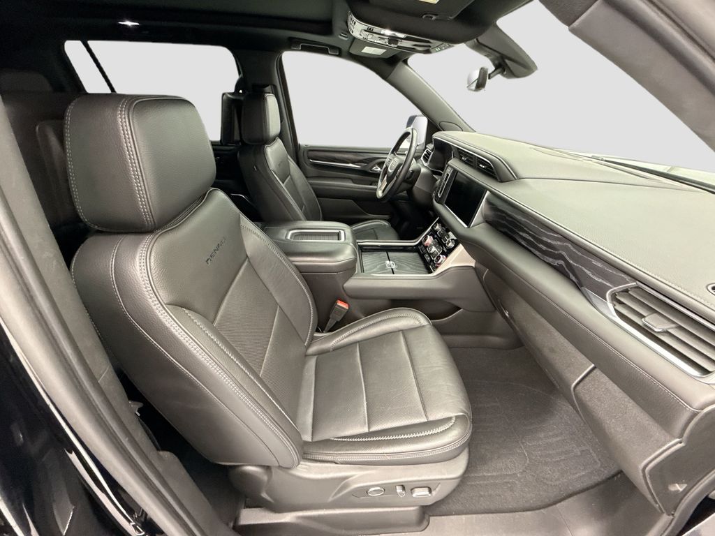Thumbnail: 2021 GMC Yukon XL - 19
