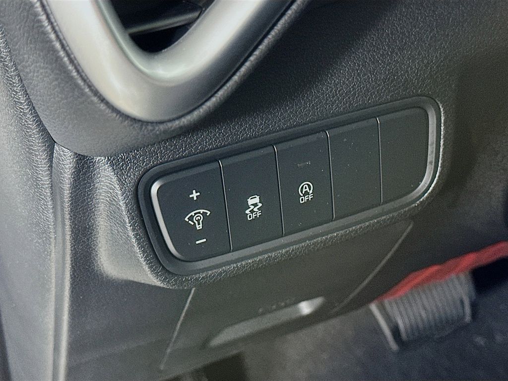 2025 Kia Soul LX - Photo 18