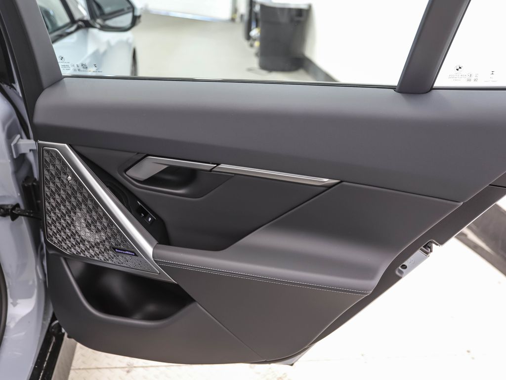 Thumbnail: 2026 BMW 5 Series - 25