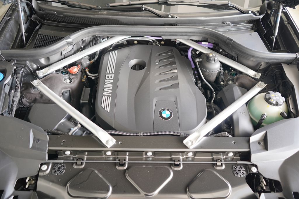 Thumbnail: 2026 BMW X7 - 22