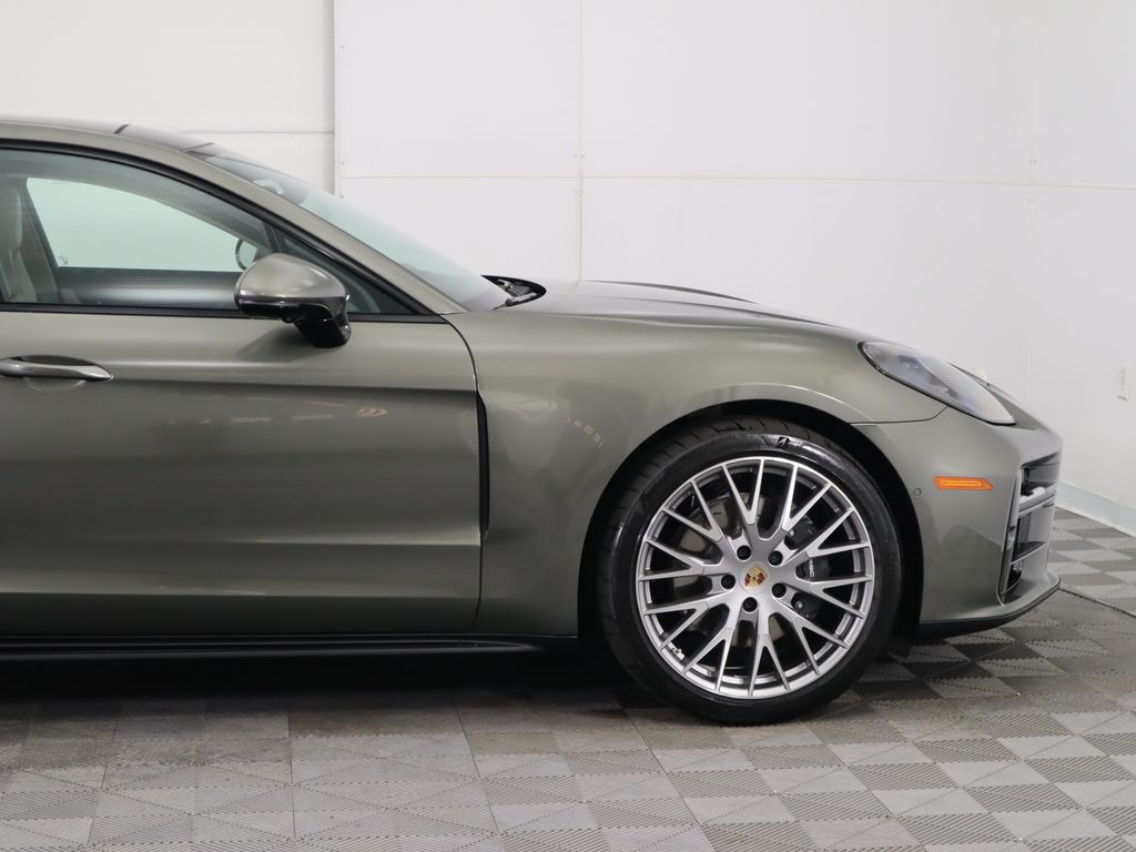 Thumbnail: 2025 Porsche Panamera - 11