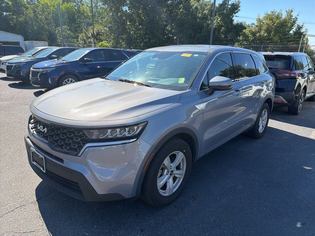 2023 Kia Sorento LX AT's photo
