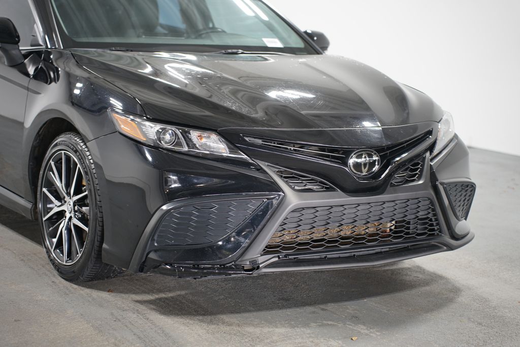 2023 Toyota Camry SE 4