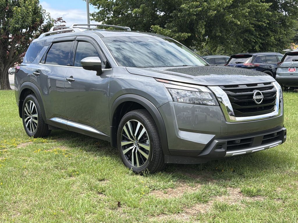 Used 2025 Nissan Pathfinder SUV