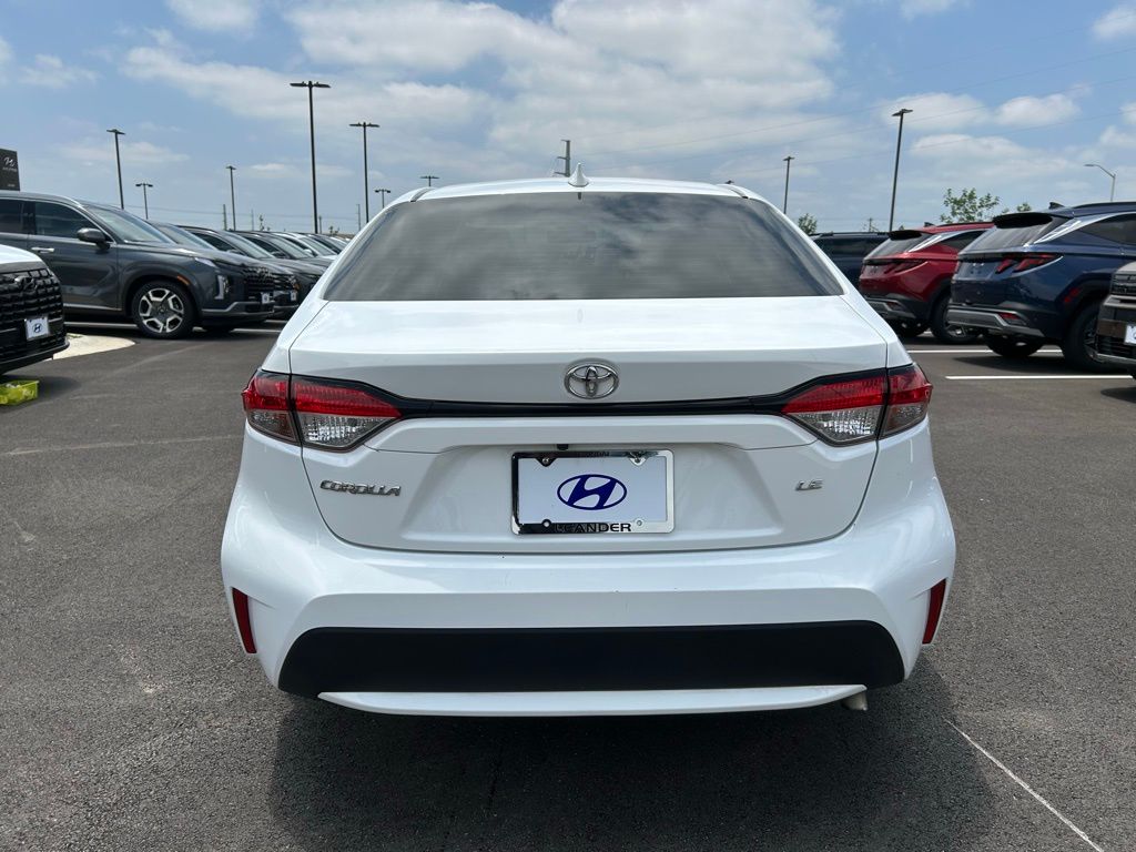 2021 Toyota Corolla LE 4