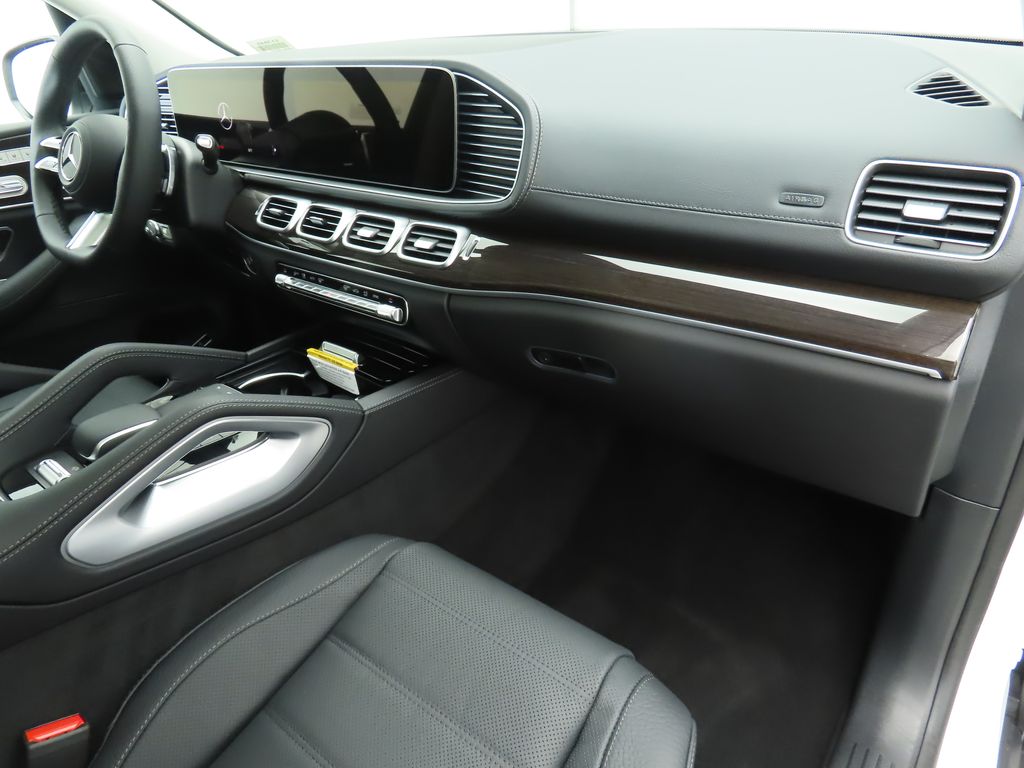 2025 Mercedes-Benz GLS 450 4MATIC 17