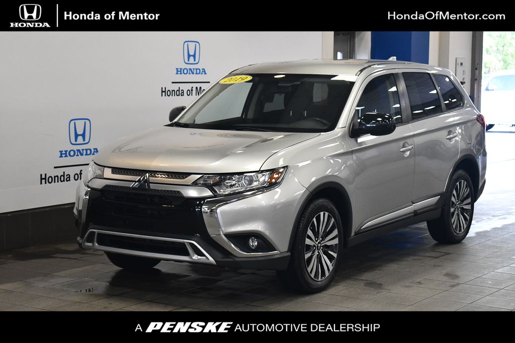 2019 Mitsubishi Outlander ES -
                  Mentor, OH
