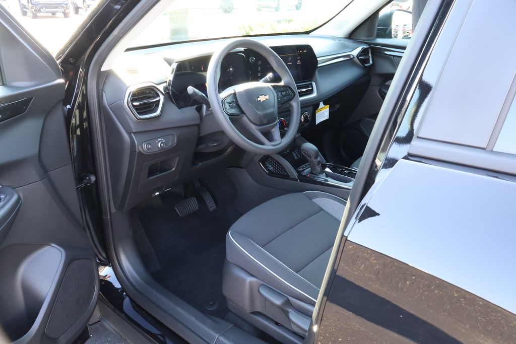 Thumbnail: 2026 Chevrolet TrailBlazer - 13