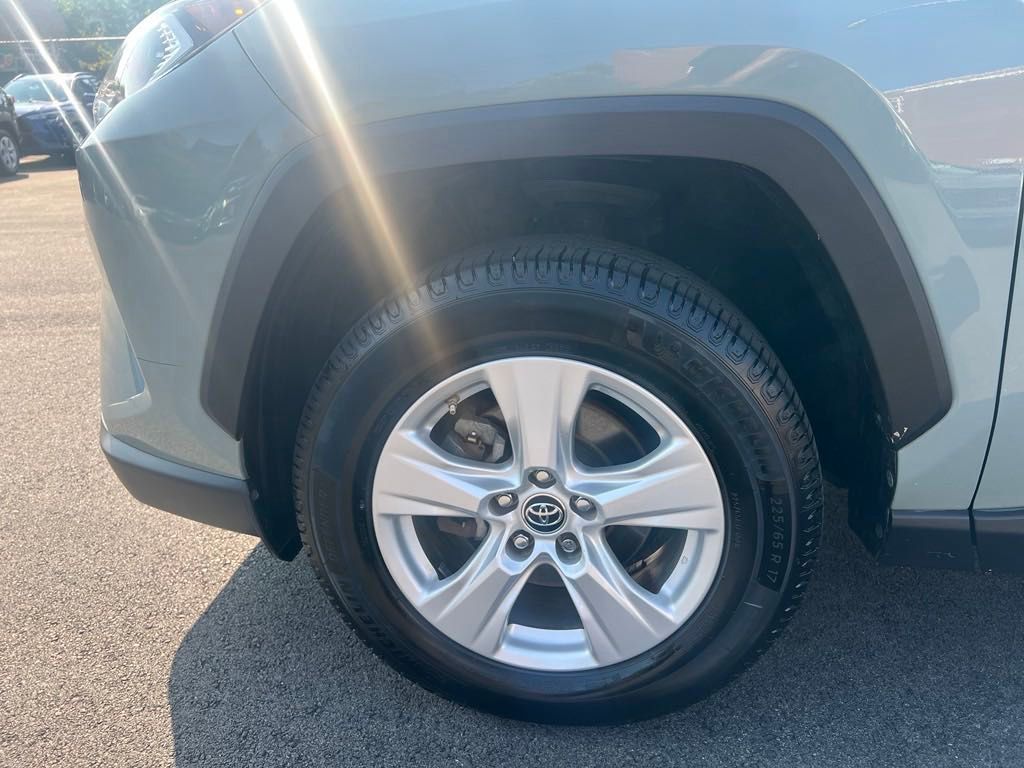 2019 Toyota RAV4 XLE 22