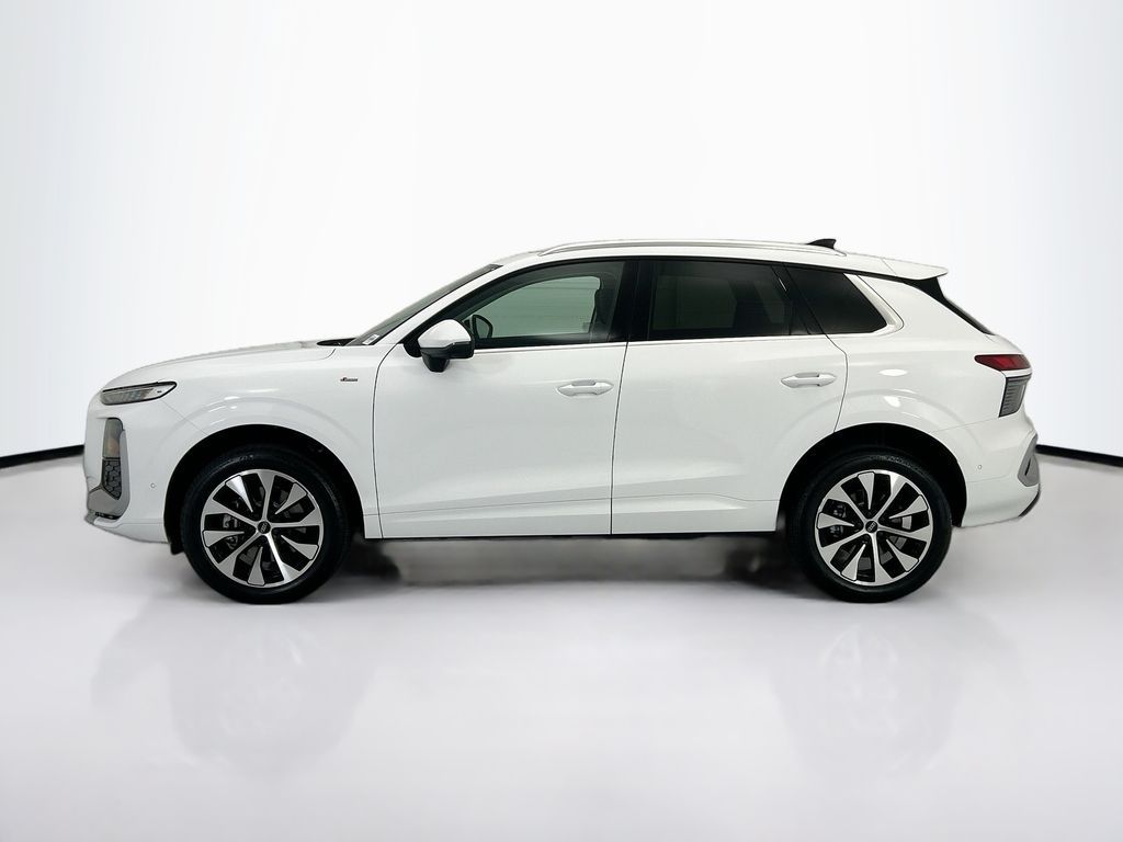 Thumbnail: 2026 Audi Q3 - 8