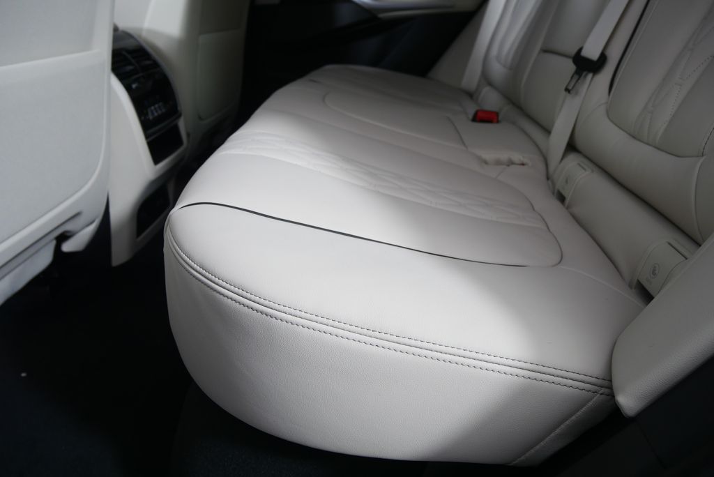 Thumbnail: 2026 BMW X5 - 15