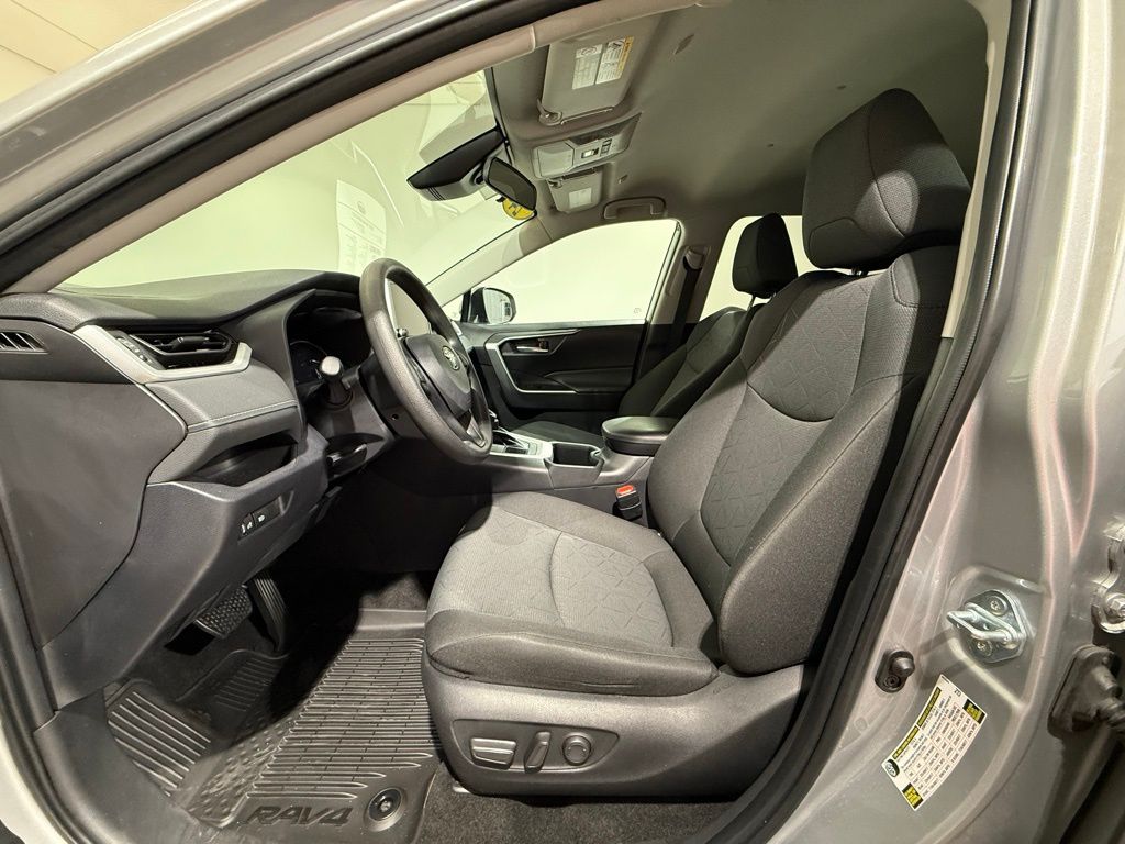 2024 Toyota RAV4 XLE 13