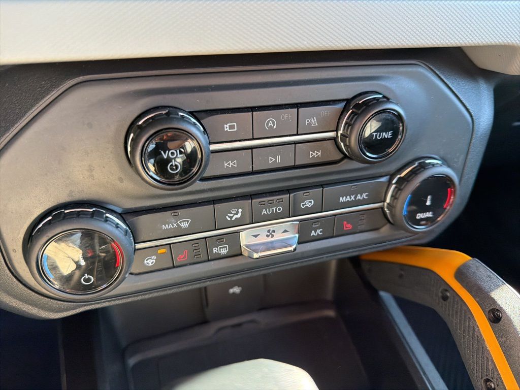 Thumbnail: 2022 Ford Bronco - 32