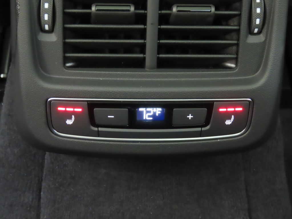 Thumbnail: 2026 Audi e-tron GT - 26