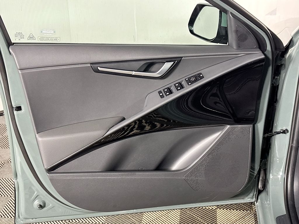 2025 Kia Niro EX Touring