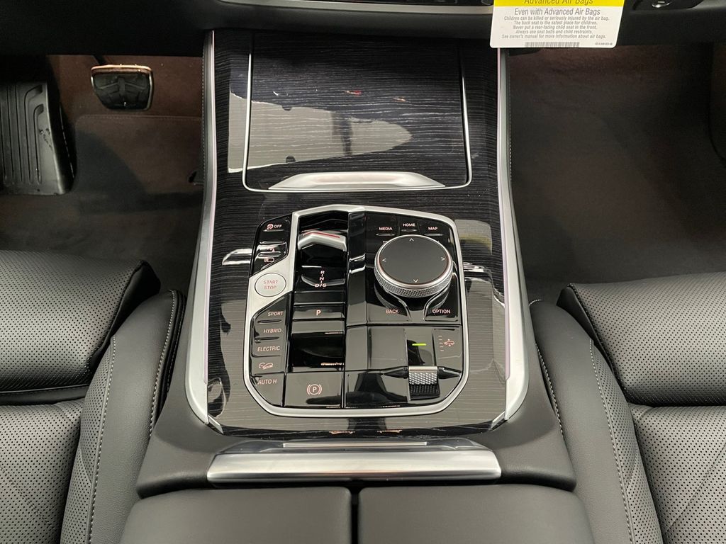 New 2026 Mineral White Metallic BMW xDrive50e image 8