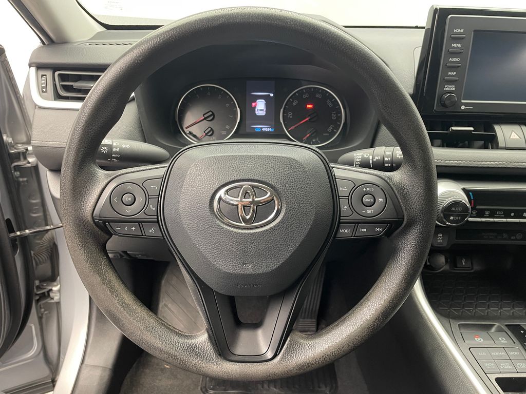 2022 Toyota RAV4 XLE 21
