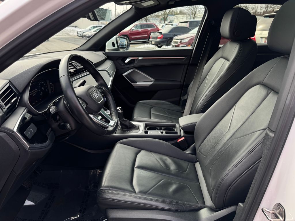 2024 Audi Q3 Premium 45 TFSI S line quattro Tiptronic