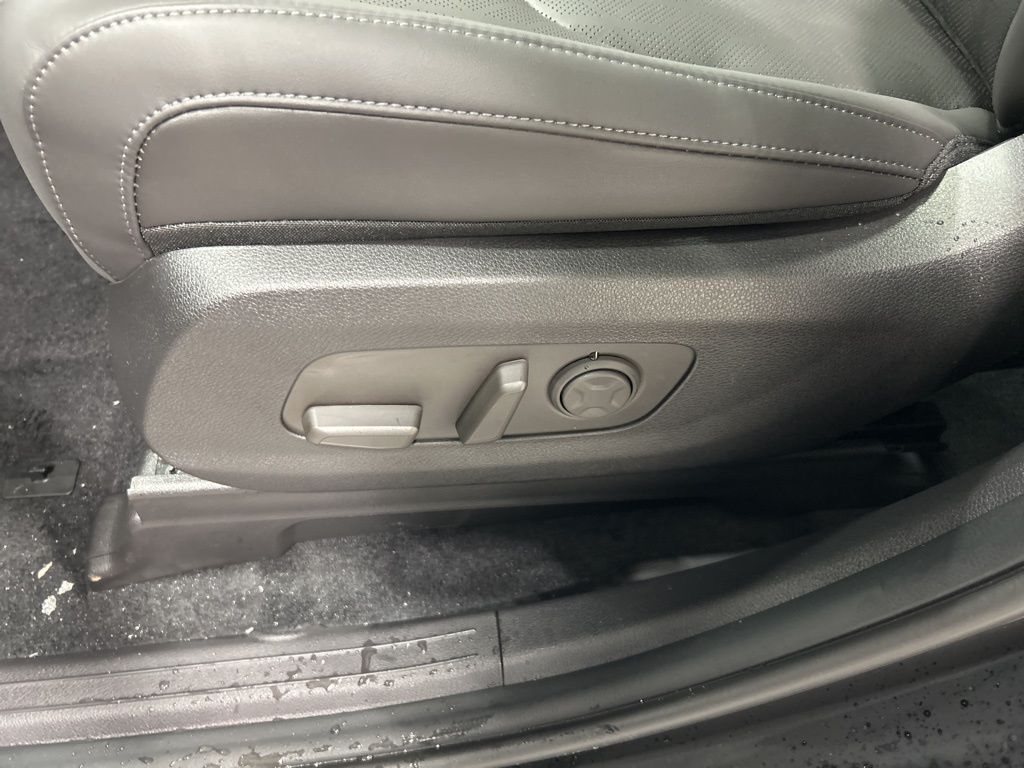 new 2026 Kia Carnival Hybrid car, priced at $1,164,713