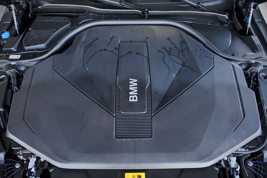 Thumbnail: 2026 BMW i5 - 22