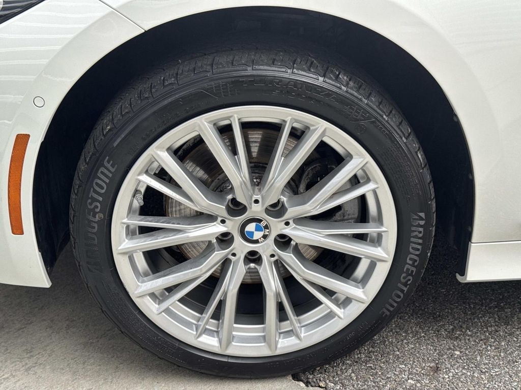 Used 2024 White BMW 330i xDrive image 10